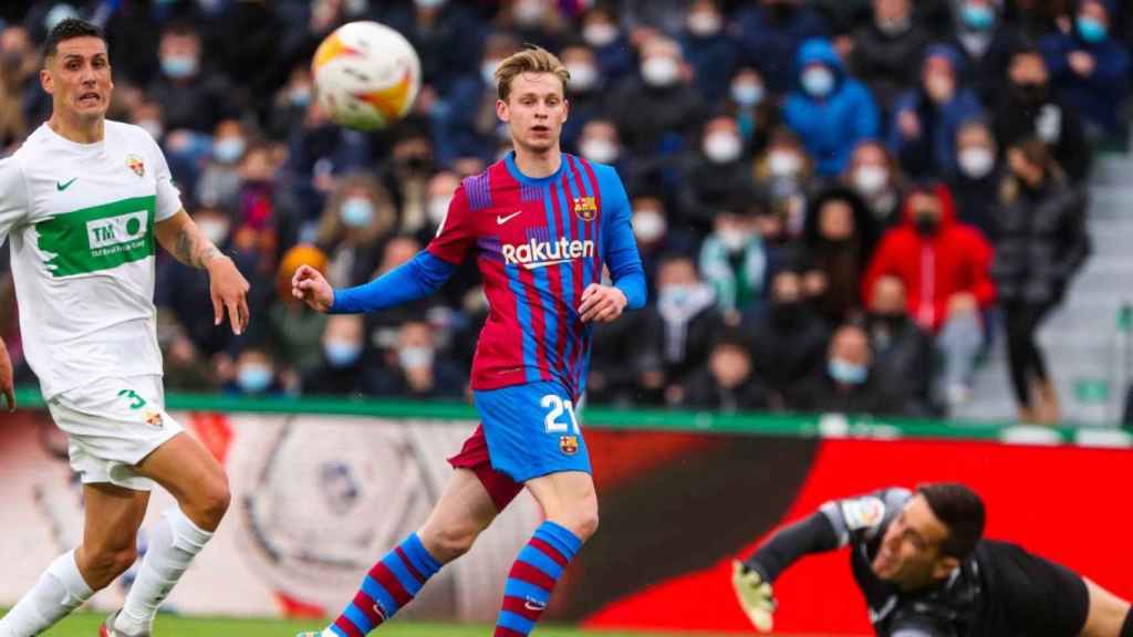 De Jong falla una ocasión clara en el Elche-Barça / FCB