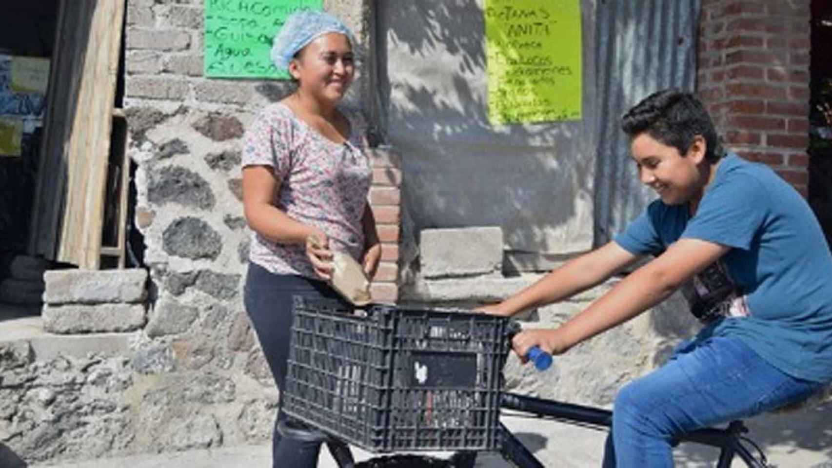 Banco Santander ayuda a miles de mujeres que pertenecen a comunidades vulnerables en diversas zonas de Latinoamérica / BANCO SANTANDER