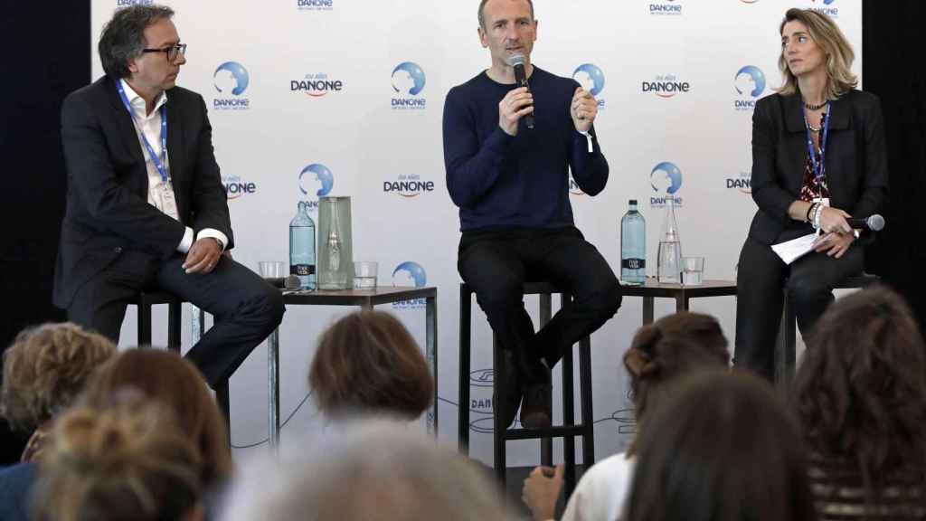 Francisco Camacho, Emmanuel Faber y Cristina Kenz durante la rueda de prensa del 100 aniversario de Danone