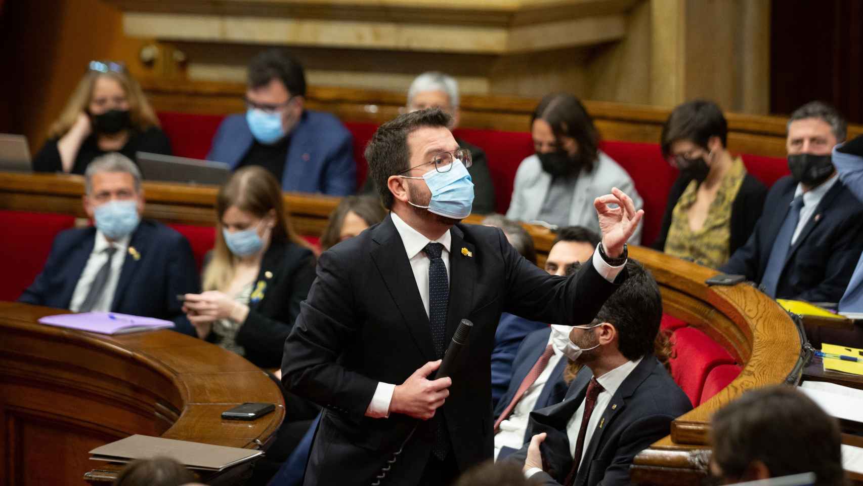 El presidente de la Generalitat, Pere Aragonès, en una sesión de control al Govern en el Parlament  / EUROPA PRESS