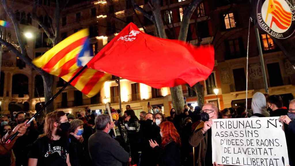 Imagen de la protesta a favor de Pablo Hásel en Barcelona / EFE