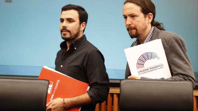 Alberto Garzón, coordinador federal de Izquierda Unida, y Pablo Iglesias, líder de Podemos, en una imagen de archivo / EFE