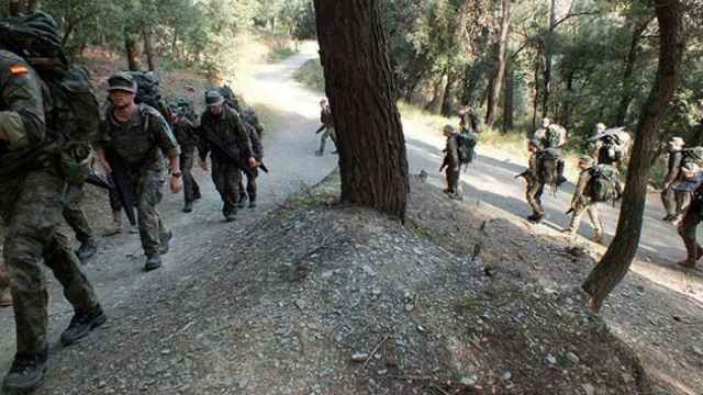 Un grupo de soldados del Ejército de Tierra entrenan en Collserola / EJÉRCITO DE TIERRA