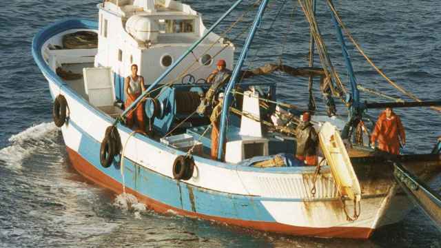 Un barco pesquero, como en el que iba el pescador fallecido / EFE