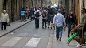 Una calle del barrio del Raval donde se ha llevado a cabo la operación policial / EFE