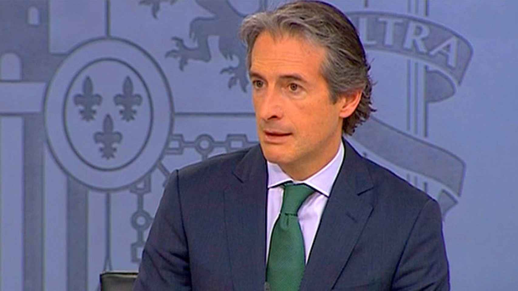 El ministro de Fomento, Íñigo de la Serna, en la rueda de prensa posterior al Consejo de Ministros / CG