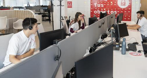 El equipo humano de la Central Receptora de Alarmas de Cornellà / SECURITAS DIRECT