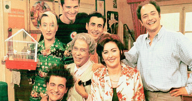 Montse Pérez junto a sus compañeros de 'Plats bruts', en una imagen promocional