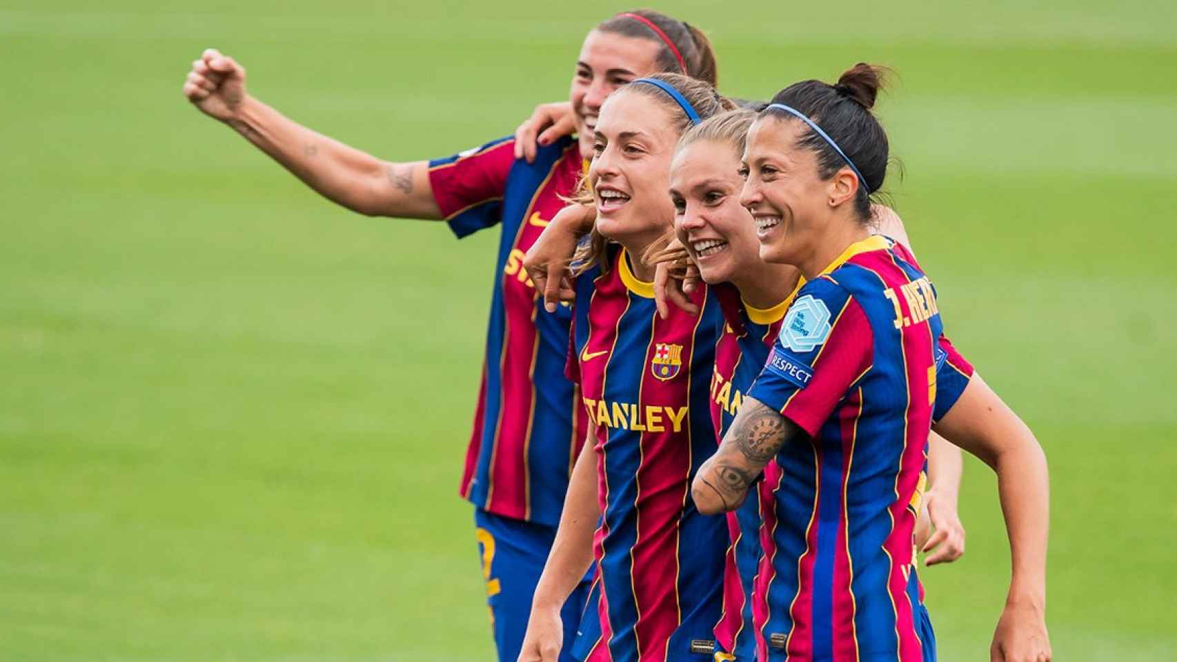 Jenni Hermoso, Lieke Martens, Alexia Putellas y Mariona Caldentey celebrando en el Johan Cruyff el pase a la final del Barça en la Champions League / FCB