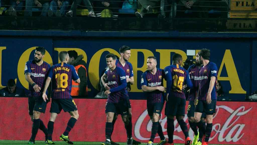 Los jugadores del FC Barcelona celebran el primer gol de Philippe Coutinho / EFE