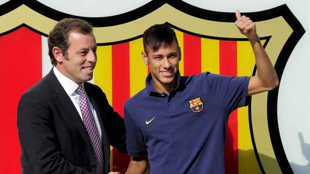 Sandro Rosell, junto a Neymar Jr en el día de la presentación del astro brasileño con el Barça