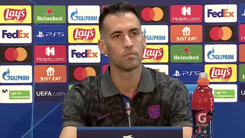 Sergio Busquets en rueda de prensa / FCB