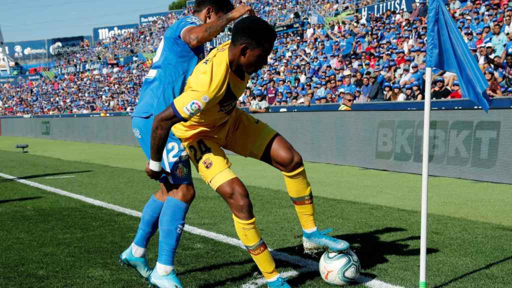 Junior Firpo en el encuentro contra el Getafe / EFE