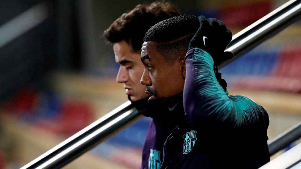 Los jugadores brasileños del FC Barcelona, Philippe Coutinho (i) y Malcom Silva (d) / EFE