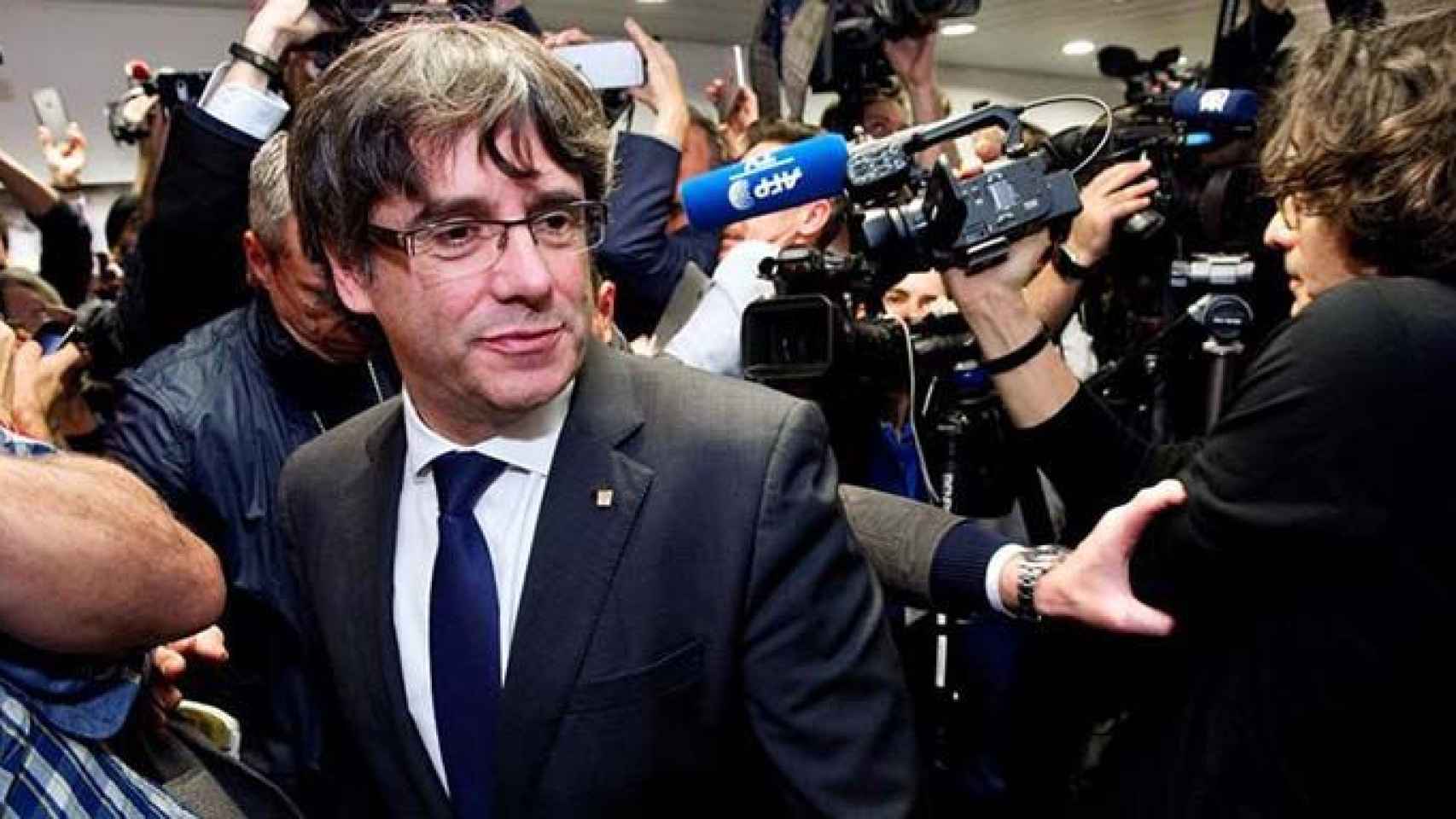 El expresidente de la Generalitat Carles Puigdemont a su llegada a la rueda de prensa que ofreció en el 'Press Club Brussels' / EFE