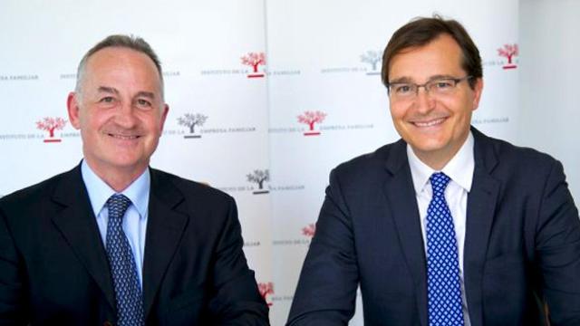 Juan Corona (i), director general del Instituto de la Empresa Familiar, y Jesús Casado (d), director general adjunto en una imagen de archivo / EFE