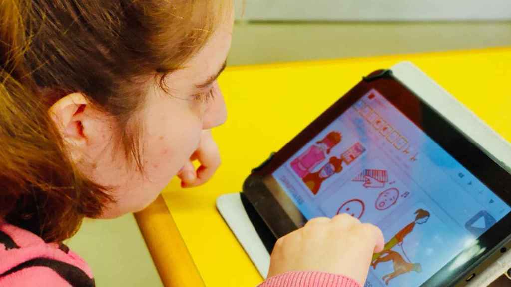 Una alumna con necesidades educativas especiales, cuyas familias se suman a la huelga de Educación  / EUROPA PRESS