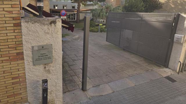 Entrada del establecimiento en el que se han detectado nueve casos positivos / MAPS