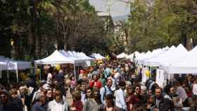 La Rambla del Raval durante la Diada de Sant Jordi, en una imagen de archivo