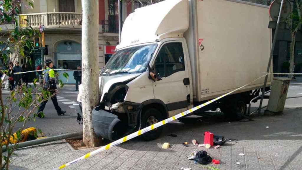 Imagen del camión en la calle Aragón / @JordiMoXI