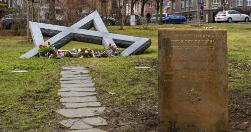 Placa por el Día Internacional de Conmemoración del Holocausto / Europa Press