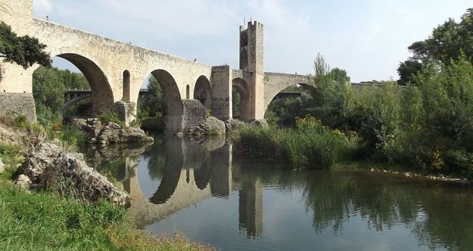 Pueblos catalanes, Besalú