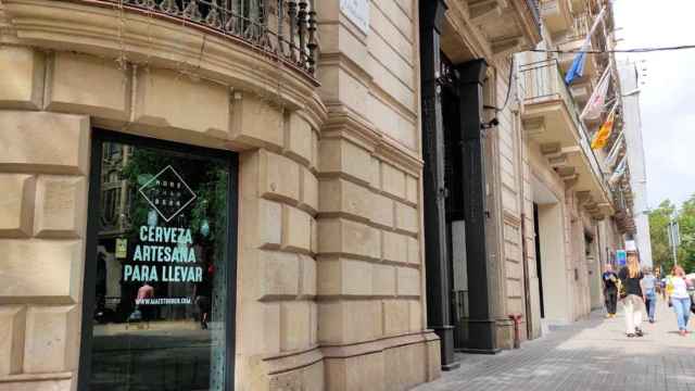 Fachada del nuevo macrolocal de Moritz en el Eixample, en Rambla Cataluña con calle Valencia / CG