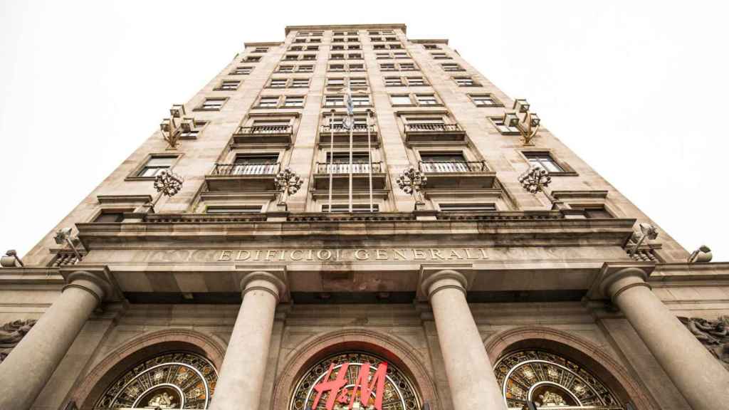 La entrada a la nueva tienda de H&M en Barcelona, una de las más grandes del mundo / CG