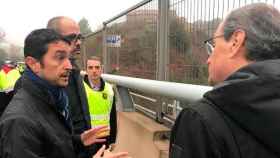 El consejero catalán de Territorio, Damià Calvet (2i), en una visita del Govern / EFE