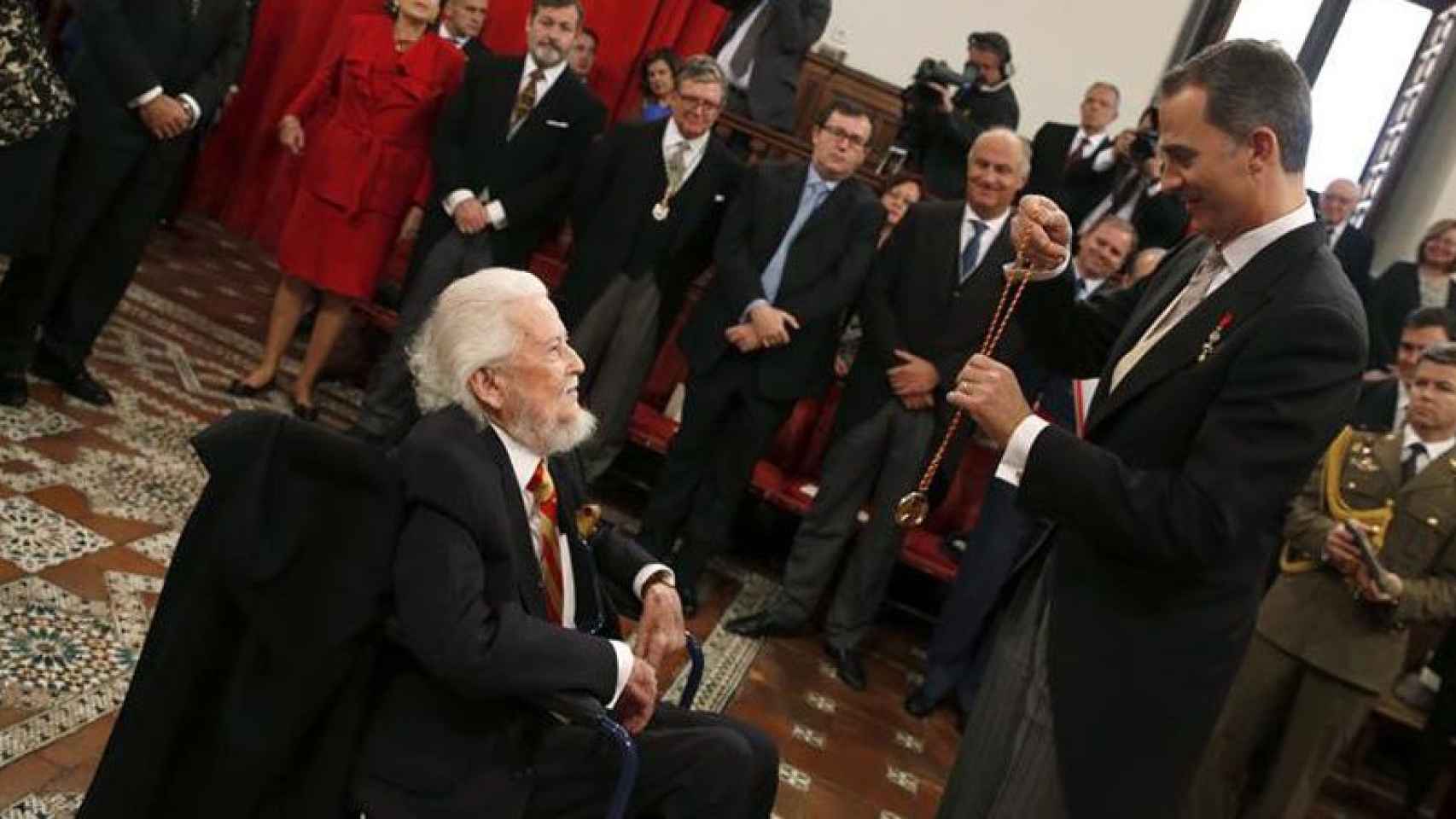 El Rey Felipe VI entrega el Premio Cervantes al autor mexicano Fernando del Paso.