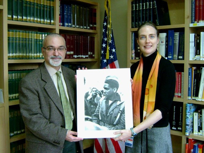 El fotoeditor Joaquín D. Gasca donó a Barack Obama a través de la embajada de Estados Unidos el retrato Cuba hermosa, de un brigadista afroamericano de la brigada Lincoln