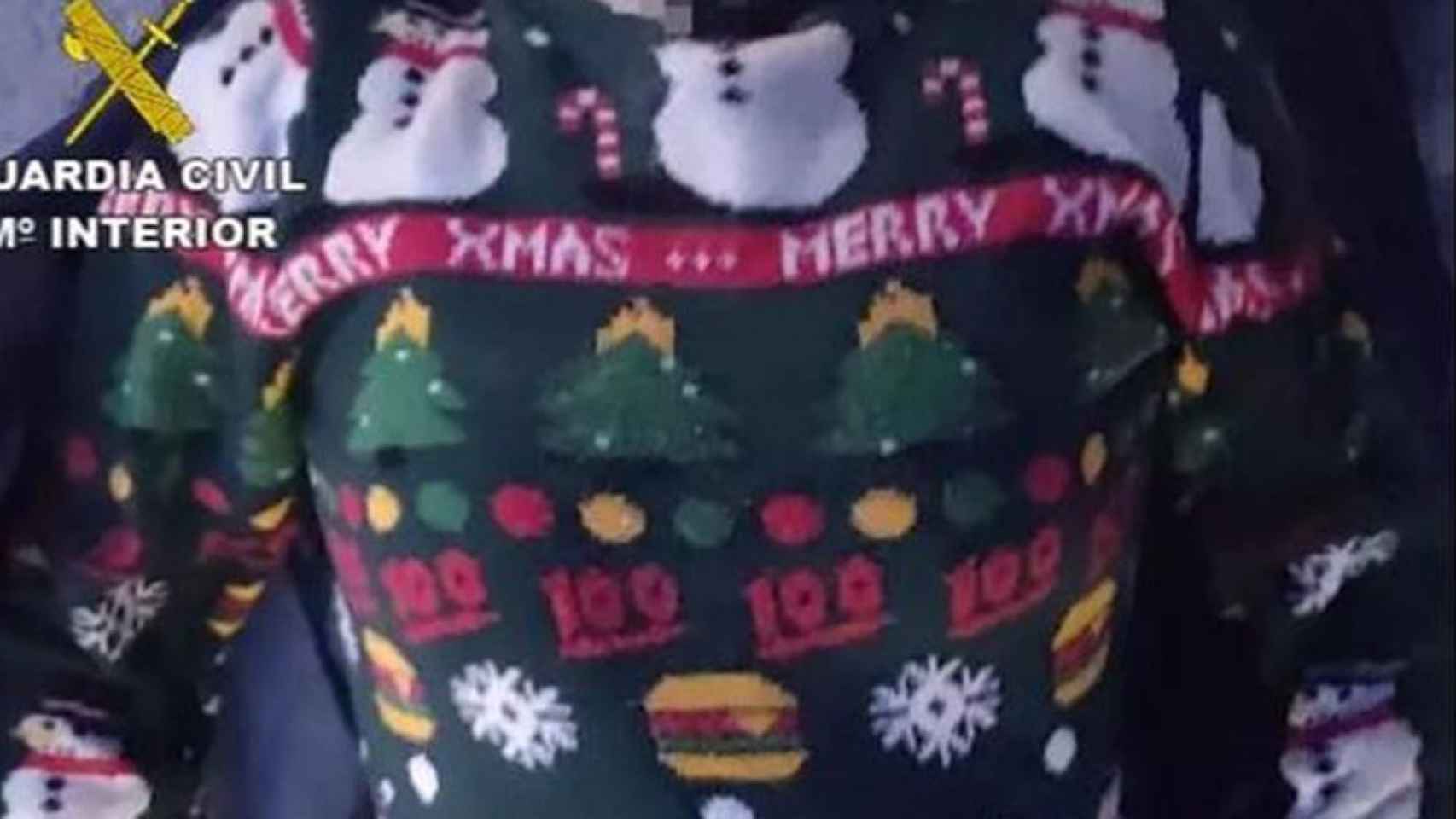 Jersey con motivos navideños que llevaba el cadáver encontrado por la Guardia Civil / GUARDIA CIVIL