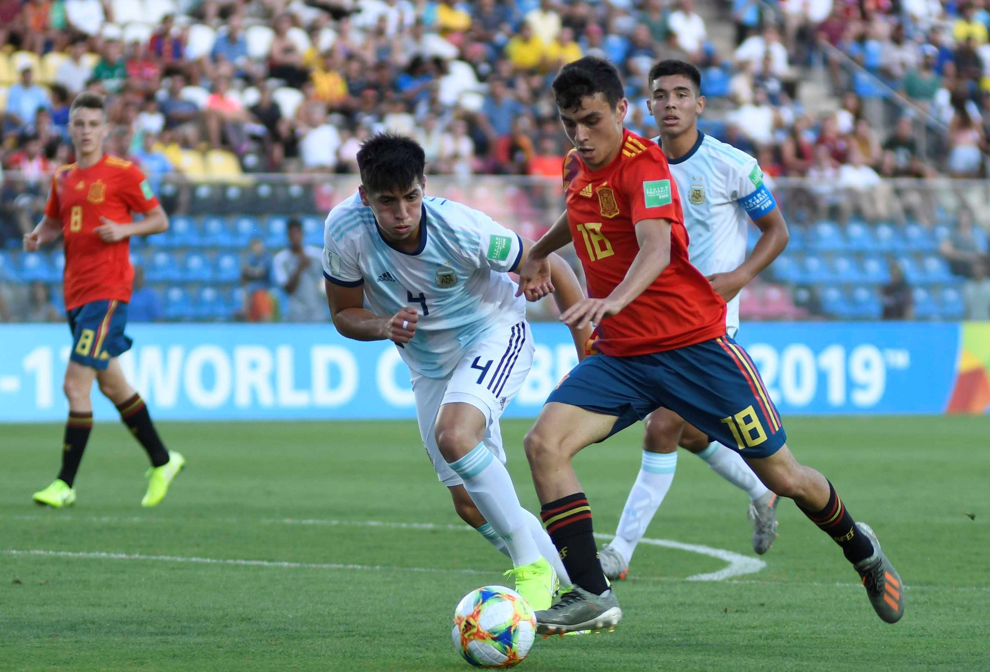 Pedri en el debut del Mundial sub-17 frente a Argentina / EFE