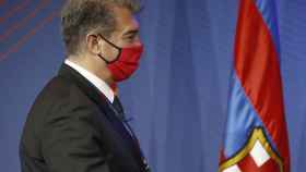 Joan Laporta en el Camp Nou tras salir vencedor / EFE