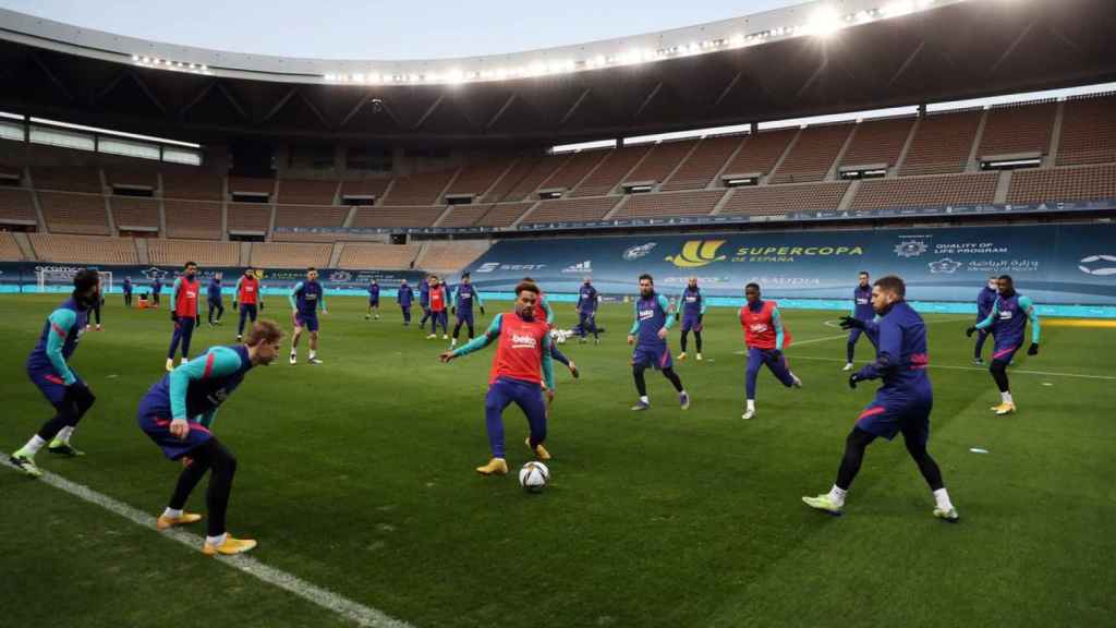 Entrenamiento en La Cartuja previo a la final de la Supercopa de España / FC BARCELONA