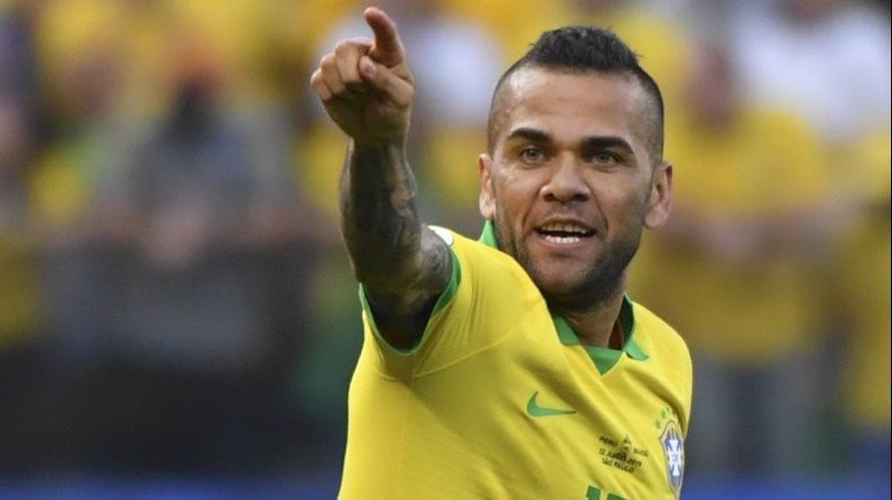 Una foto de Dani Alves durante un partido con Brasil / EFE