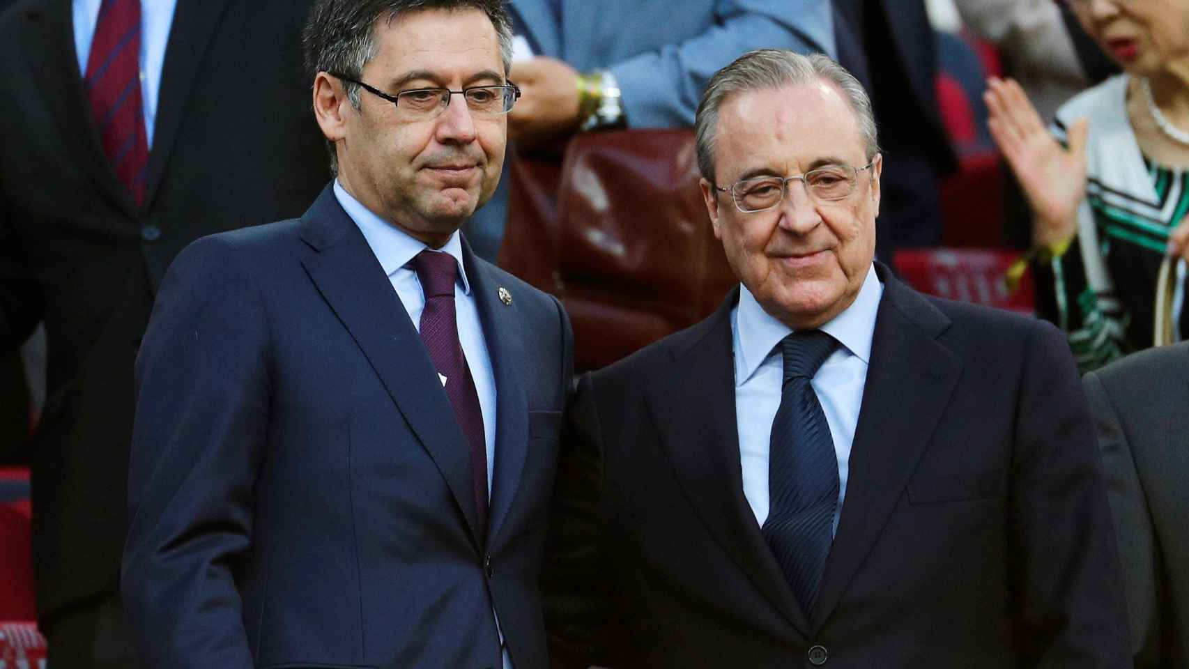 Josep Maria Bartomeu y Florentino Pérez, en el palco del Camp Nou cuando eran presidentes de Barça y Real Madrid / EFE