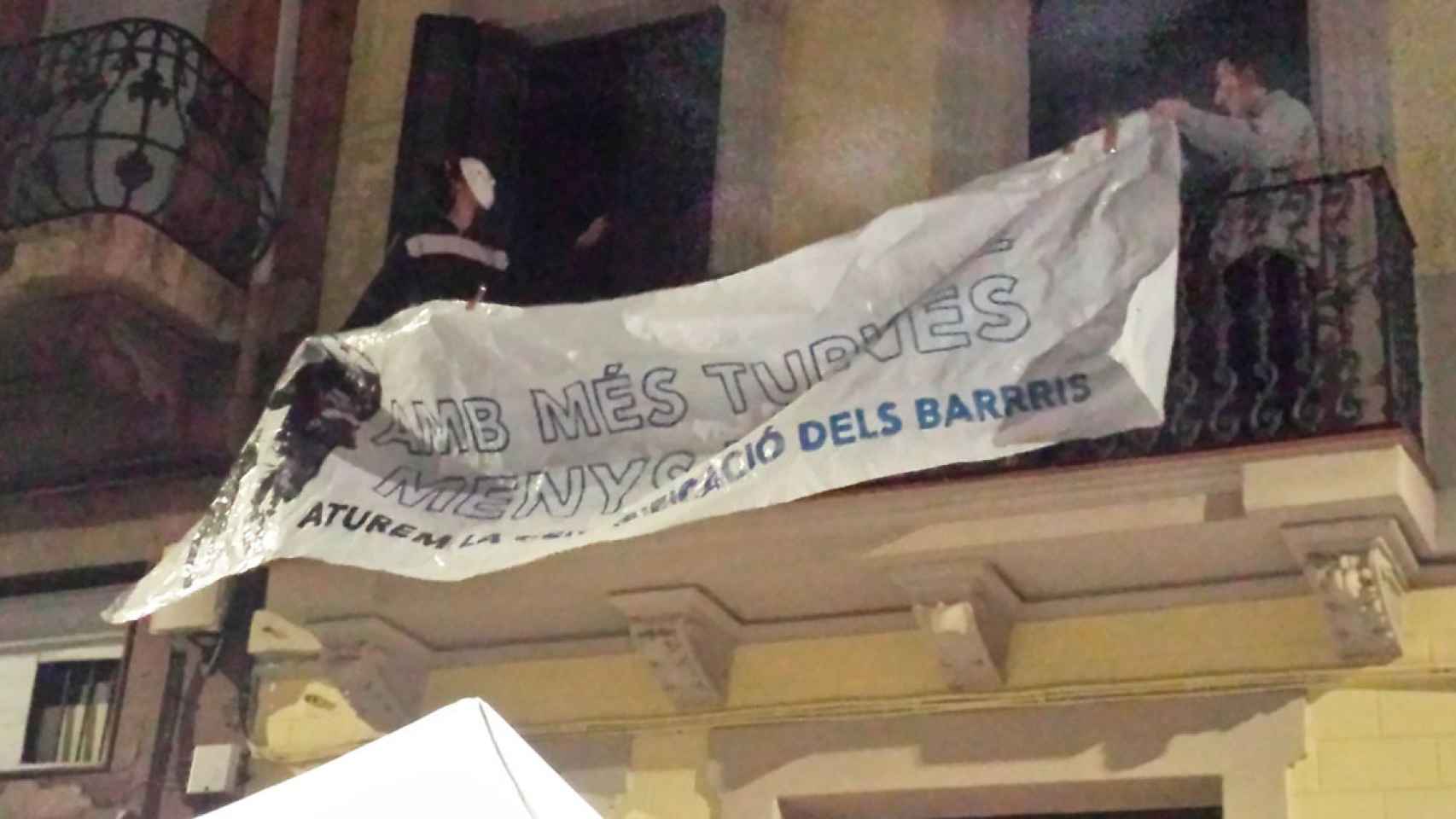 Imagen del desalojo del llamado 'Bloc Carnestoltes' de Sants / Cedida