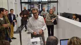 El expresidente catalán Artur Mas vota en la consulta sobre el nuevo nombre de CDC, que finalmente se llamará PDECat / PDECAT