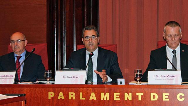 Joan Xirau, en el centro, es el nuevo director adjunto de la Oficina Antifraude de Cataluña cuyo titular es Miguel Ángel Gimeno (i) / PARLAMENT