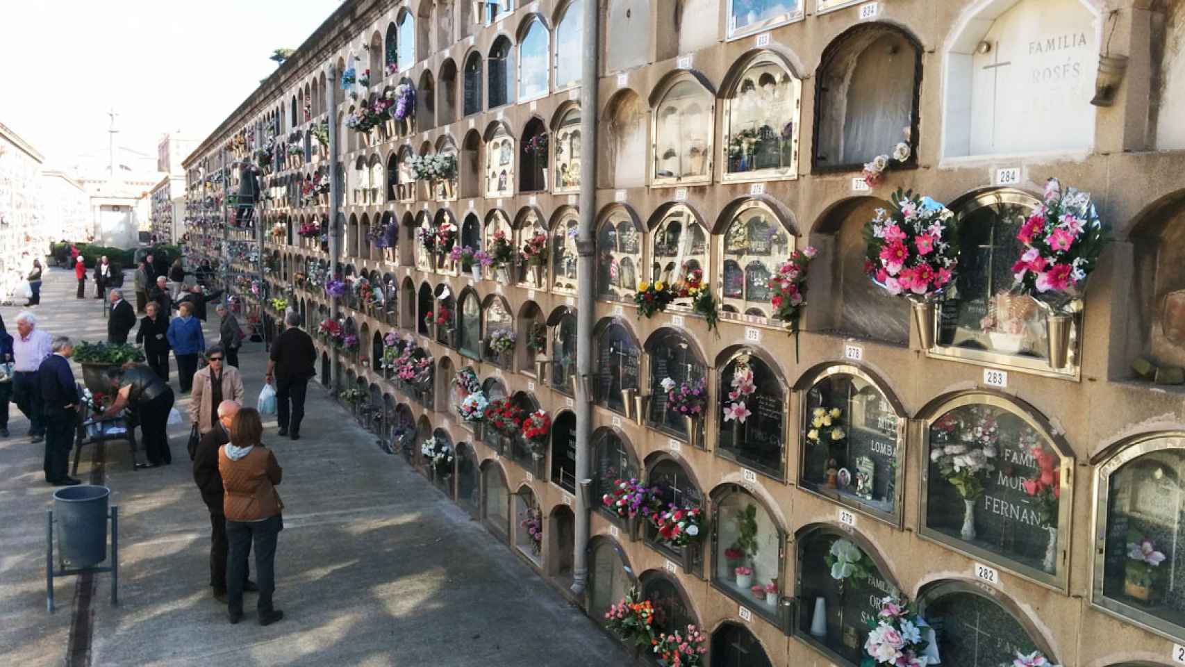 Imagen de un bloque de nichos del Cementerio de Montjuïc / Cedida