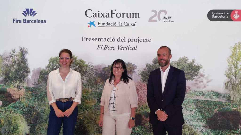 Janet Sanz, Elisa Durán y Marc Serra en la presentación del  proyecto de bosque vertical / CG