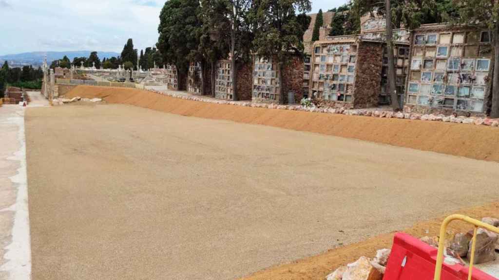 El espacio de cenizas de Montjuïc, donde se han 'desahuciado' 300 nichos sin autorización de las familias / CG