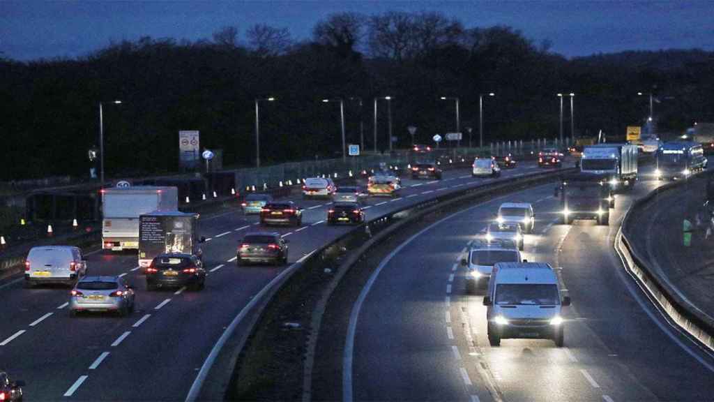 Un peatón muere atropellado al cruzar la autopista / EUROPA PRESS