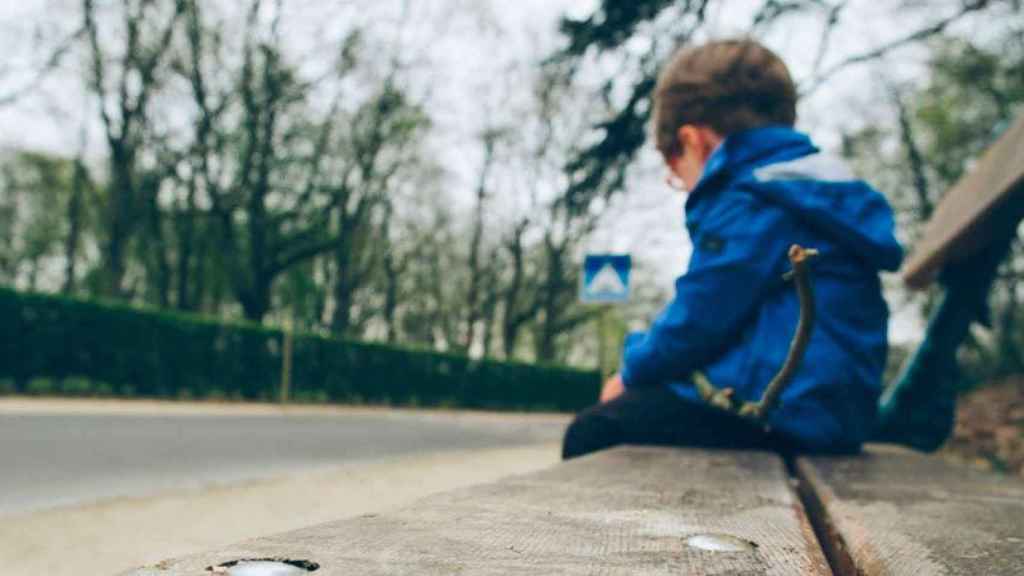 La situación laboral de los padres o la renta condicionan el futuro de los hijos.