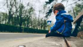 La situación laboral de los padres o la renta condicionan el futuro de los hijos.