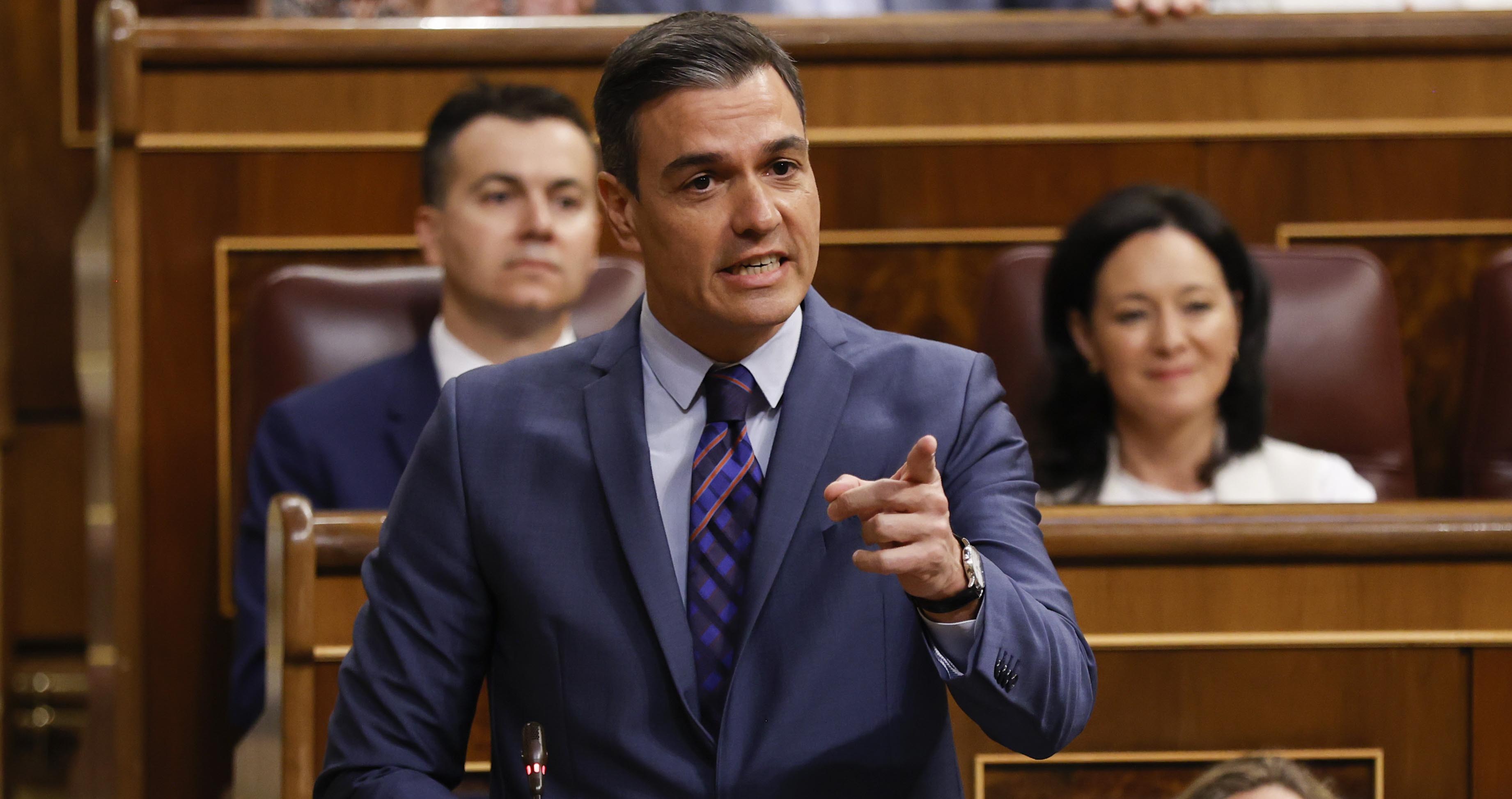 Pedro Sánchez, presidente del Gobierno, explica la estrategia de Moncloa para moderar el precio de la luz / EFE