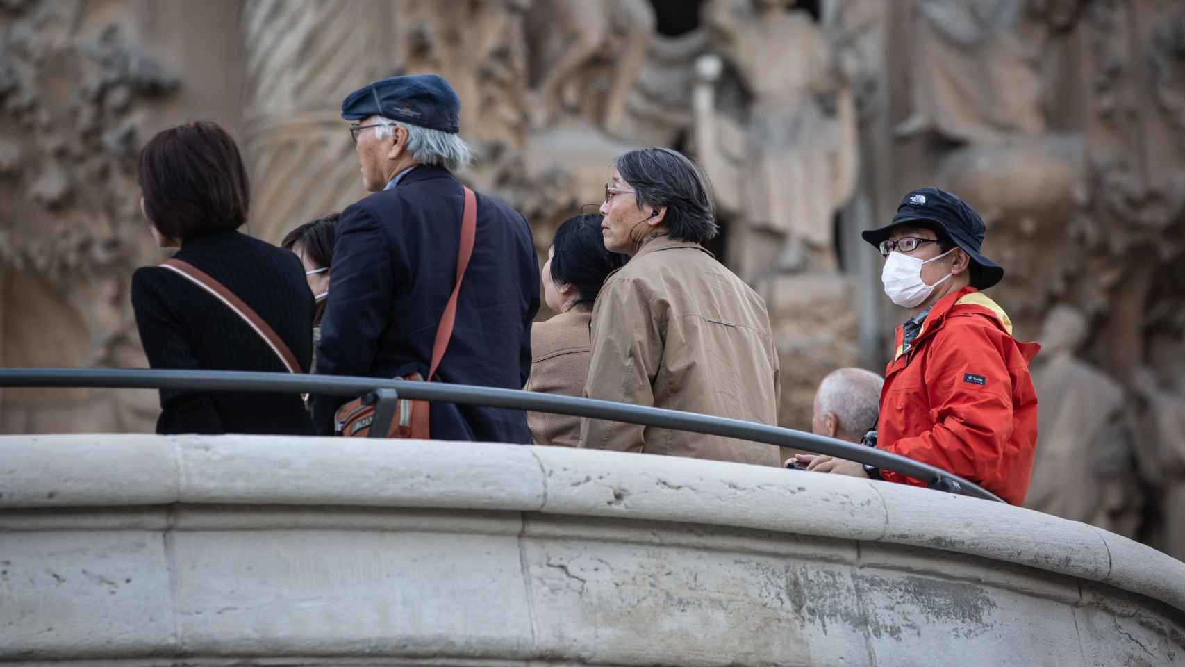 Un grupo hace turismo en la Sagrada Familia  / EP