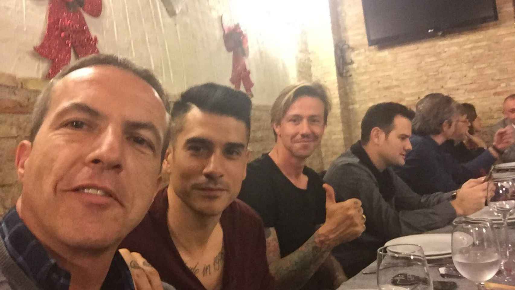 Cristóbal Soria de cena con sus compañeros de 'El Chiringuito' / CD