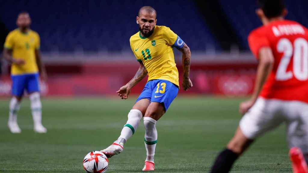 Dani Alves en un partido de la selección olímpica de Brasil durante los Juegos de Tokyo / EFE